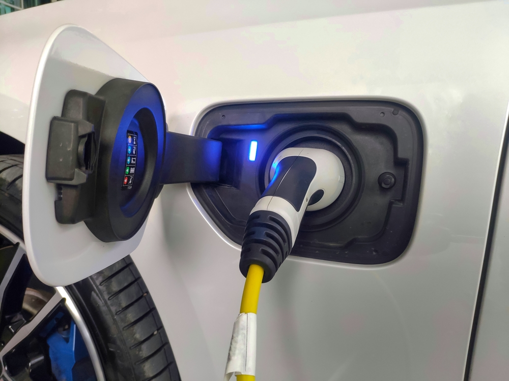 Ušetrite pri nabíjaní elektromobilu vo vašej domácnosti alebo firme