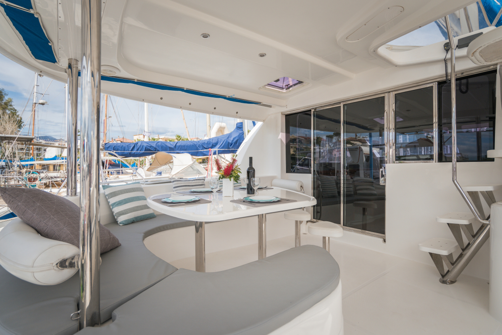 7 dôvodov, prečo sa oplatí prenajať katamarán