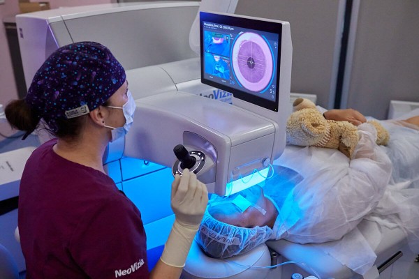 Laserová operácia očí a jej hlavné benefity