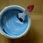 Neviete nájsť správnu farbu na stenu? Využite miešanie farieb!