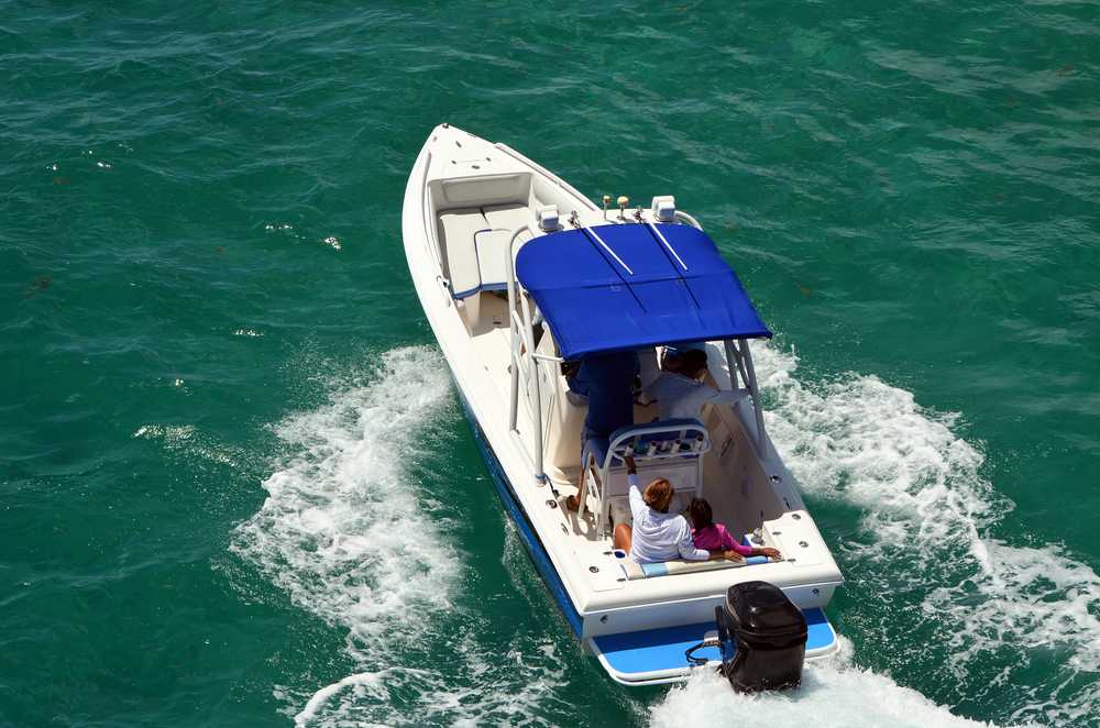 Doplnky k motorovému člnu – 5 tipov pre vyšší komfort a bezpečnosť počas plavby.