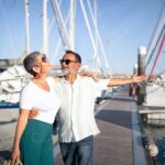 Jachta pripravená na plavbu po mori, zohľadňujúca legislatívne požiadavky pre bezpečnosť a súlad s predpismi.