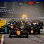 Pretekársky monopost Formule 1 na okruhu počas sezóny 2025.