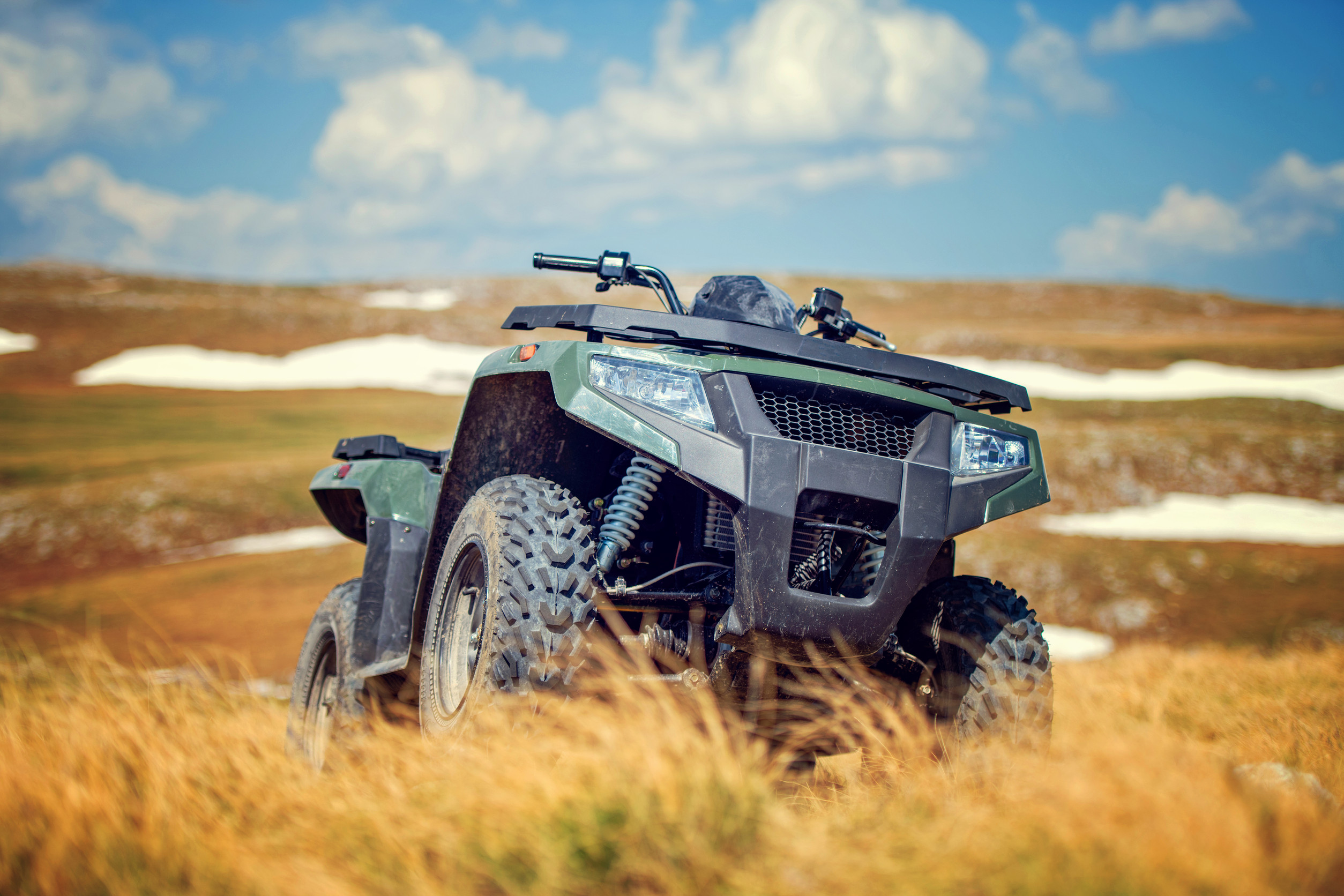 Prevoz ATV na prívesnom vozíku pripravený na cestu