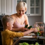 Moderná domácnosť s úspornými riešeniami pre šetrenie vody a energií.